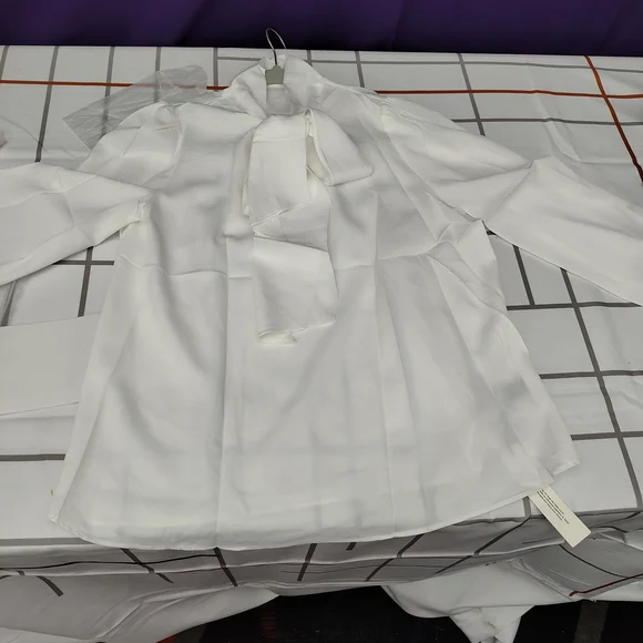 White Long Sleeve Bow Tie Neck Blouse - Picture 4 of 8